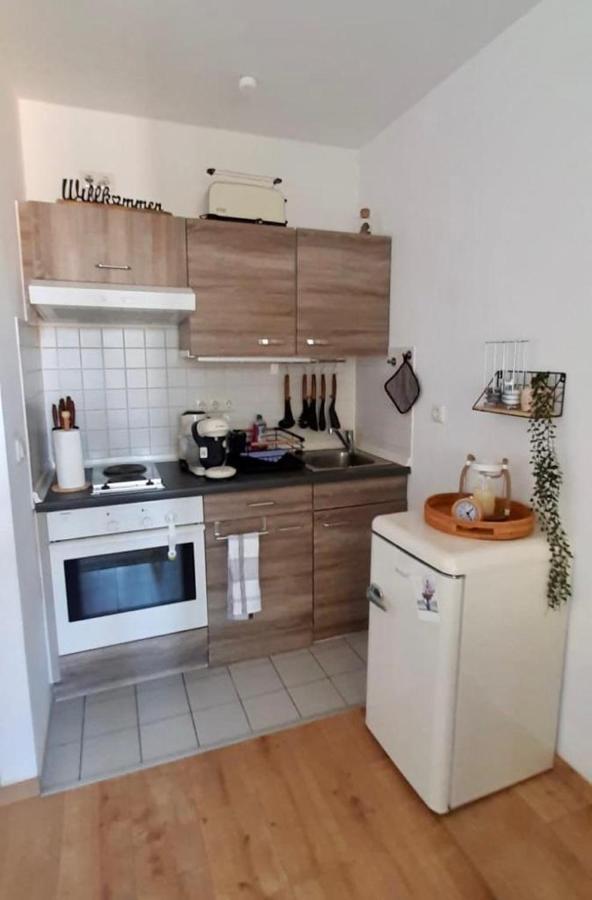 Kleine Liesl In Der Neustadt *